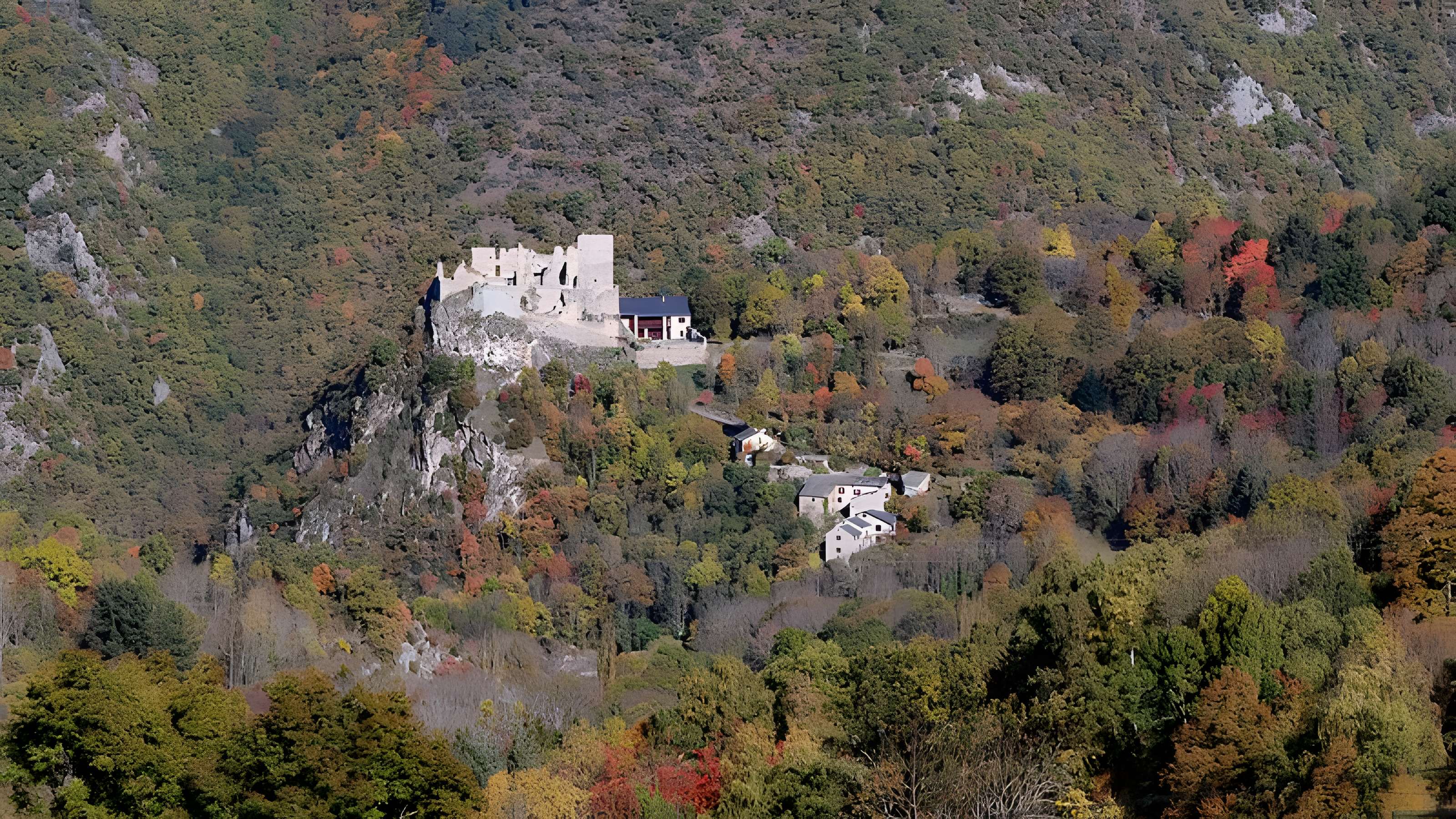 Château d'Usson à Rouze