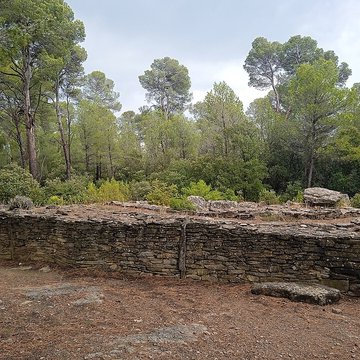 Monument mégalithique, dit Allée couverte de Saint-Eugène, sur le domaine de Russol