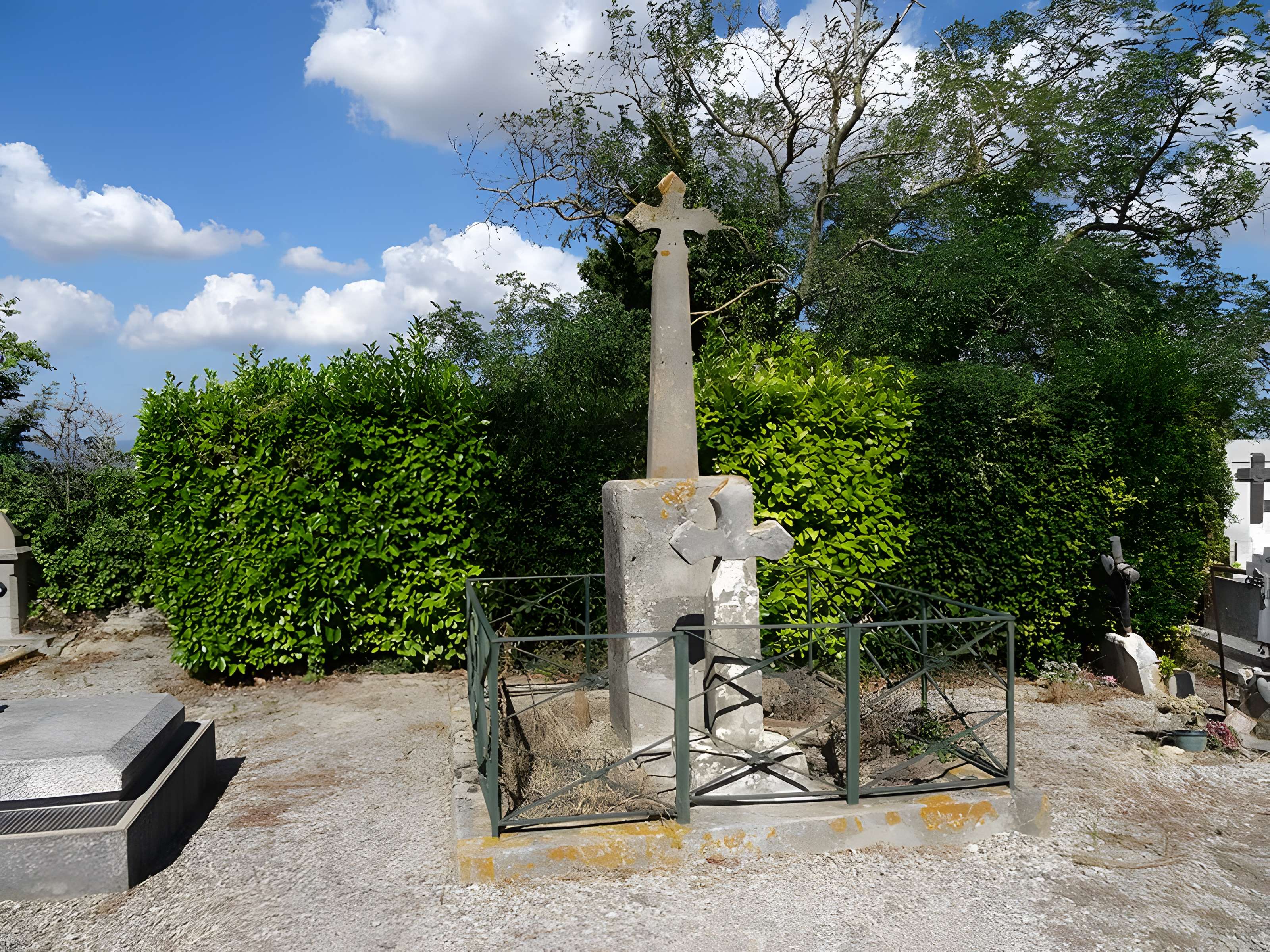 Croix de cimetière