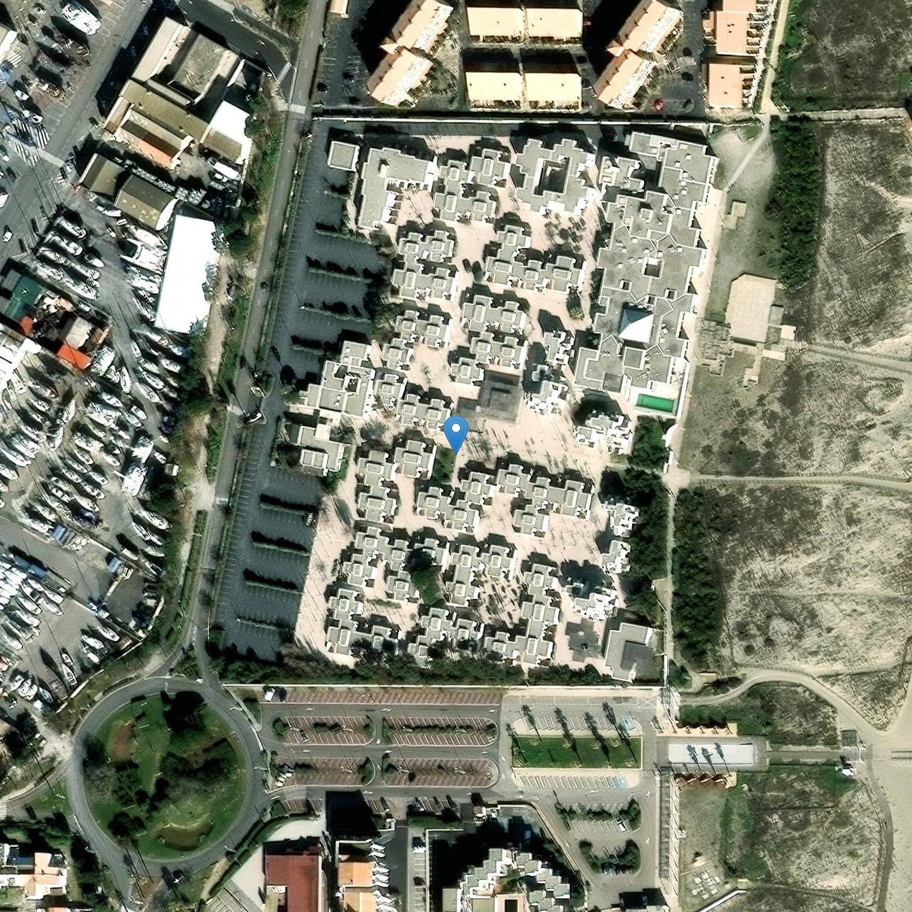 Photo de Village de vacances  Les Carrats , ensemble situé à Port-Leucate