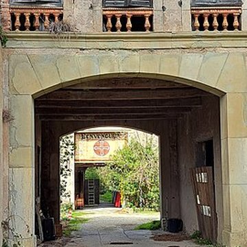 Ancienne manufacture royale