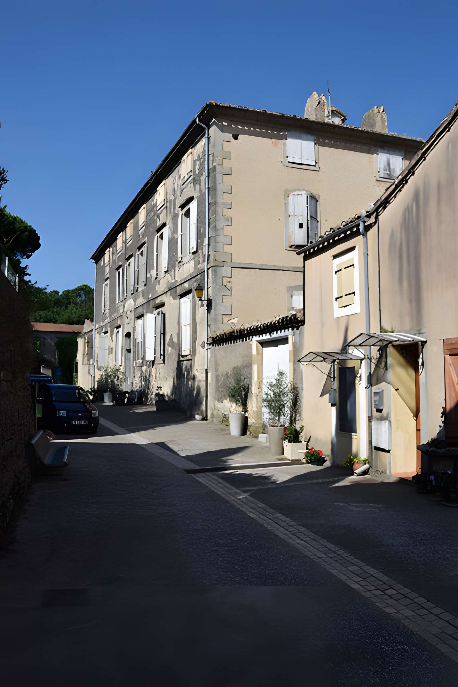 Ancienne manufacture royale