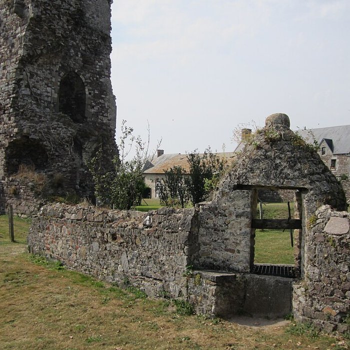 Photo de Château médiéval de Regnéville sur Mer