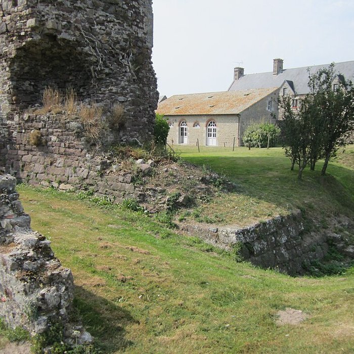 Photo de Château médiéval de Regnéville sur Mer