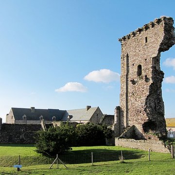 Château médiéval de Regnéville sur Mer
