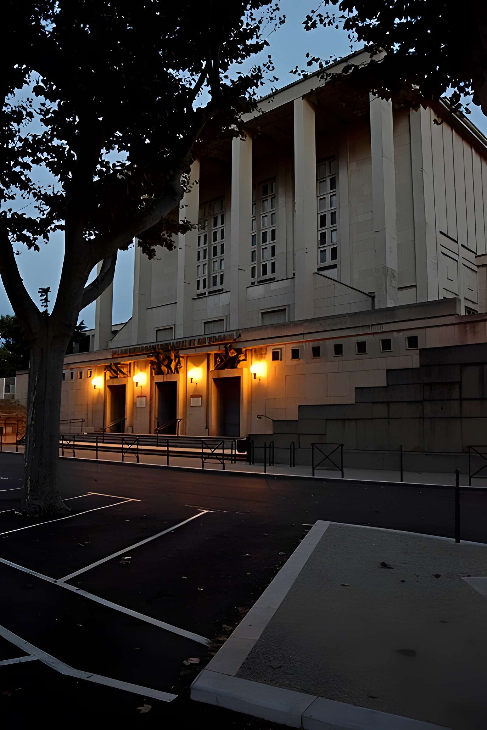 Palais des Sports, des Arts et du Travail
