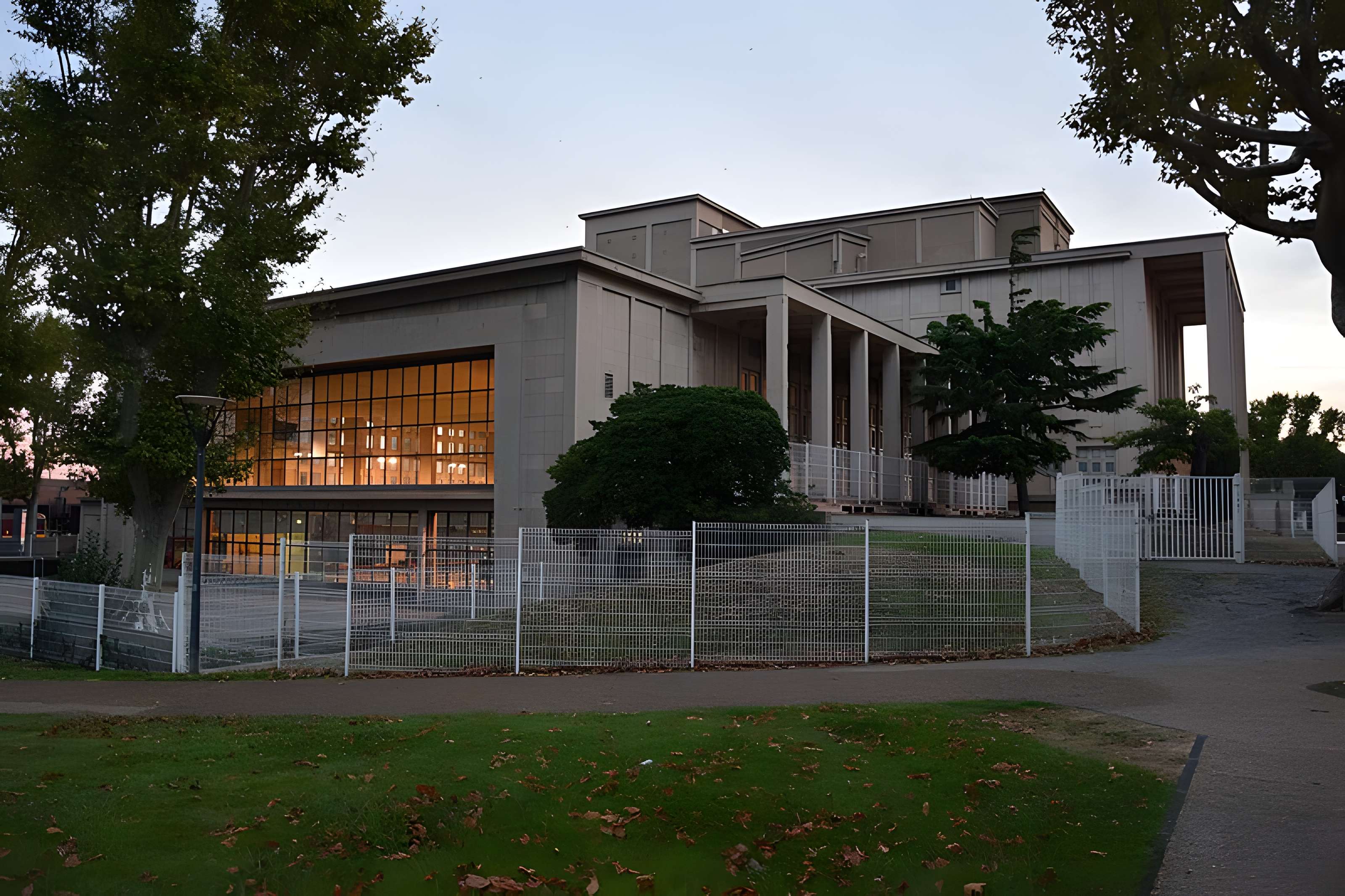 Palais des Sports, des Arts et du Travail