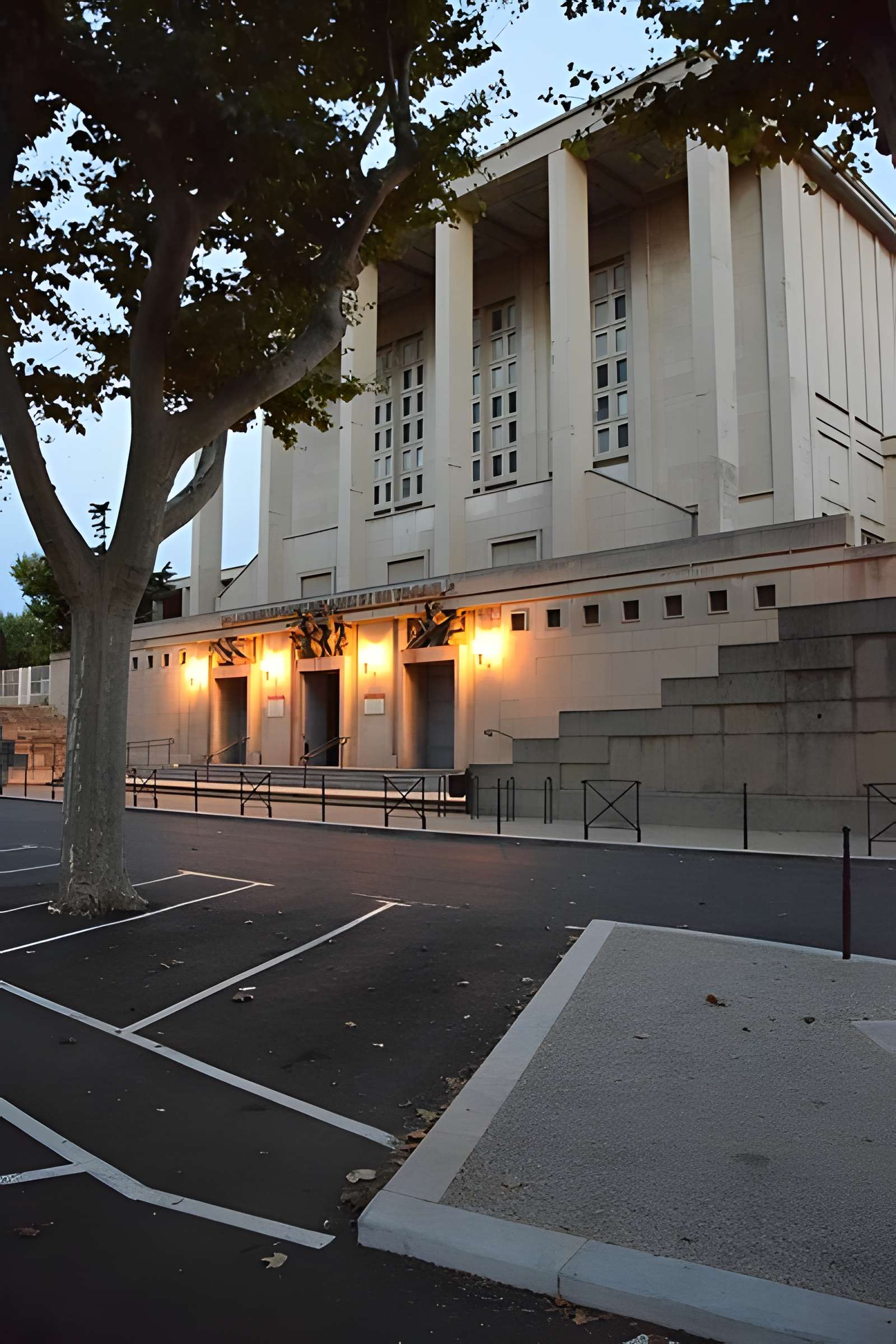 Palais des Sports, des Arts et du Travail