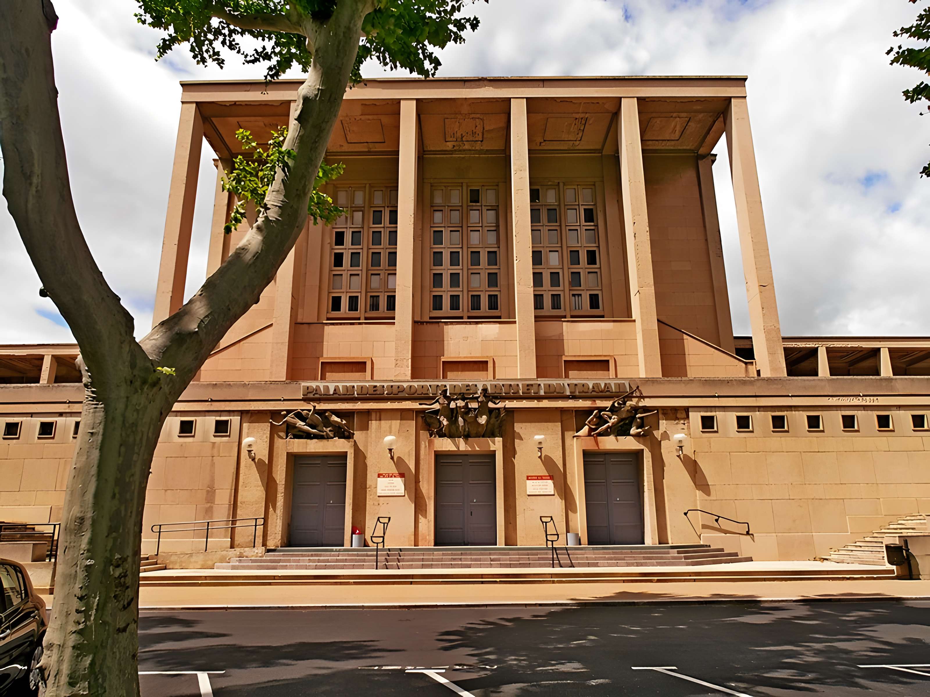 Palais des Sports, des Arts et du Travail