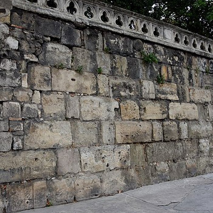 Photo de Vestiges des anciens remparts