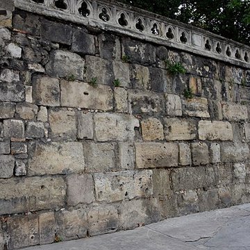 Vestiges des anciens remparts