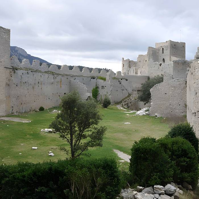 Photo de Ruinen der Burg