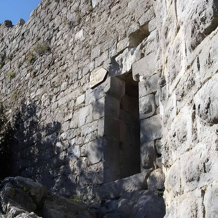 Photo de Ruinen der Burg