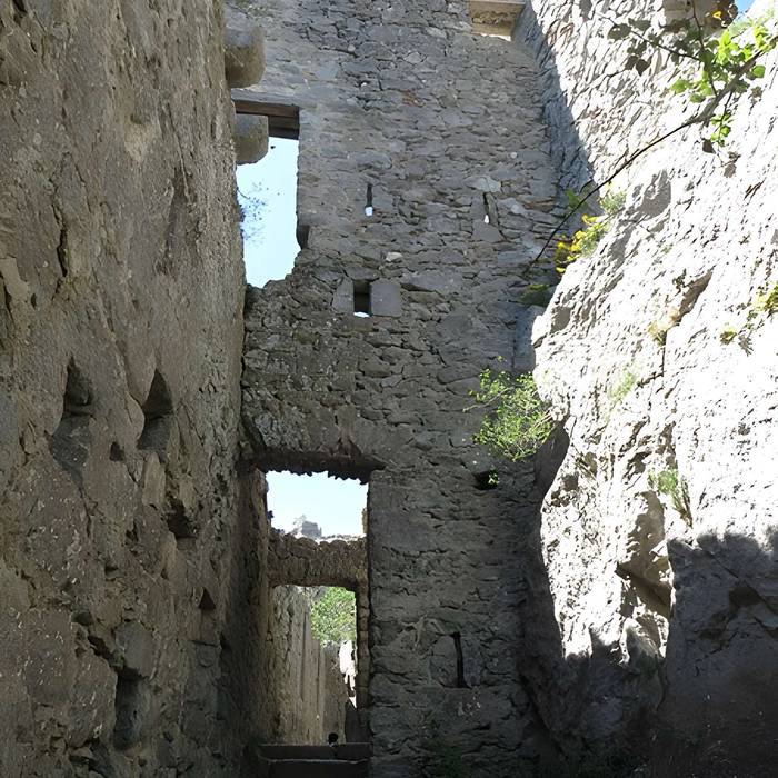 Photo de Ruinen der Burg