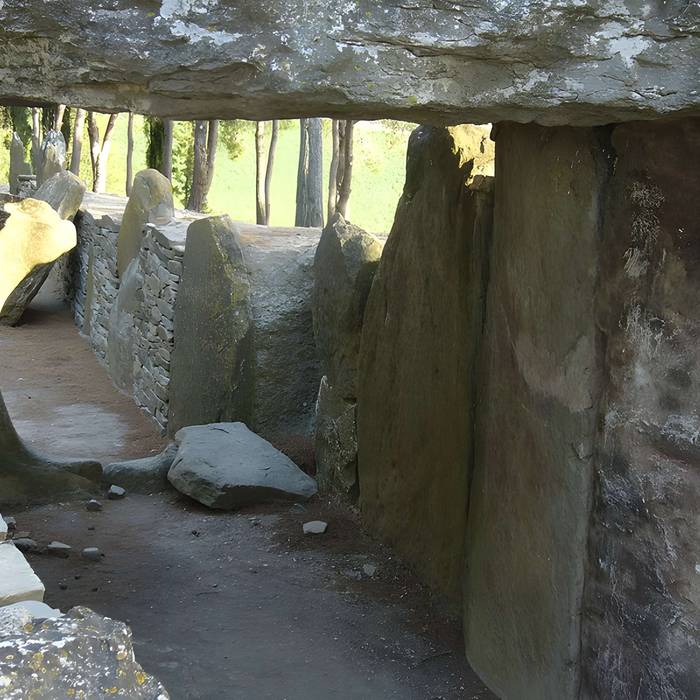 Photo de Dolmen des Fades ou Palet de Roland