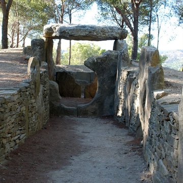 Dolmen des Fades ou Palet de Roland