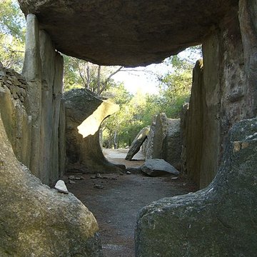 Dolmen des Fades ou Palet de Roland