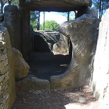 Dolmen des Fades ou Palet de Roland