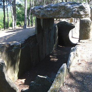 Dolmen des Fades ou Palet de Roland