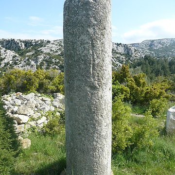 Bornes milliaires et vestiges dhabitat