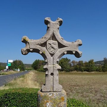 Croix de chemin en pierre