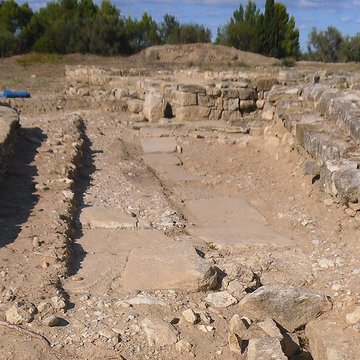 Vestiges de loppidum de Pech de Maho