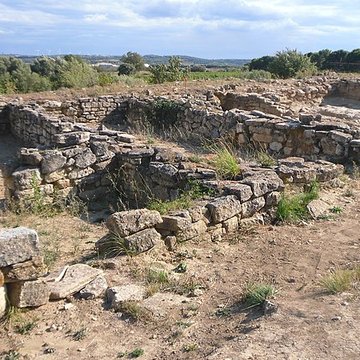 Vestiges de loppidum de Pech de Maho