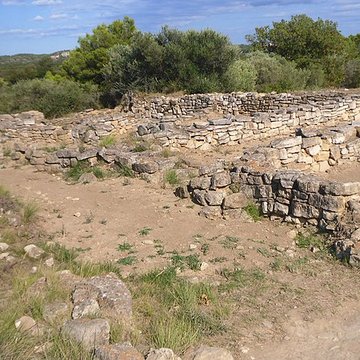 Vestiges de loppidum de Pech de Maho