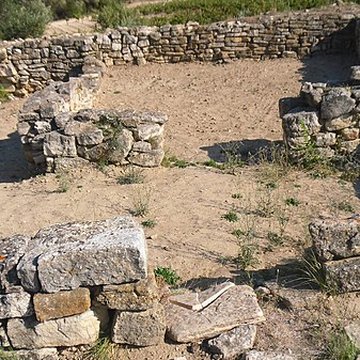 Vestiges de loppidum de Pech de Maho
