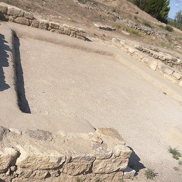 Vestiges de loppidum de Pech de Maho