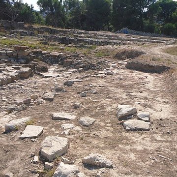 Vestiges de loppidum de Pech de Maho