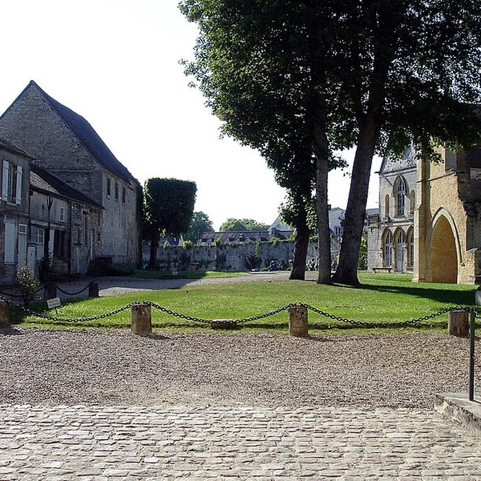 Photo de Château royal de Senlis et prieuré Saint-Maurice