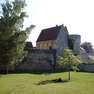 Château royal de Senlis et prieuré Saint-Maurice