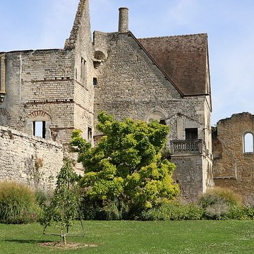 Château royal de Senlis et prieuré Saint-Maurice