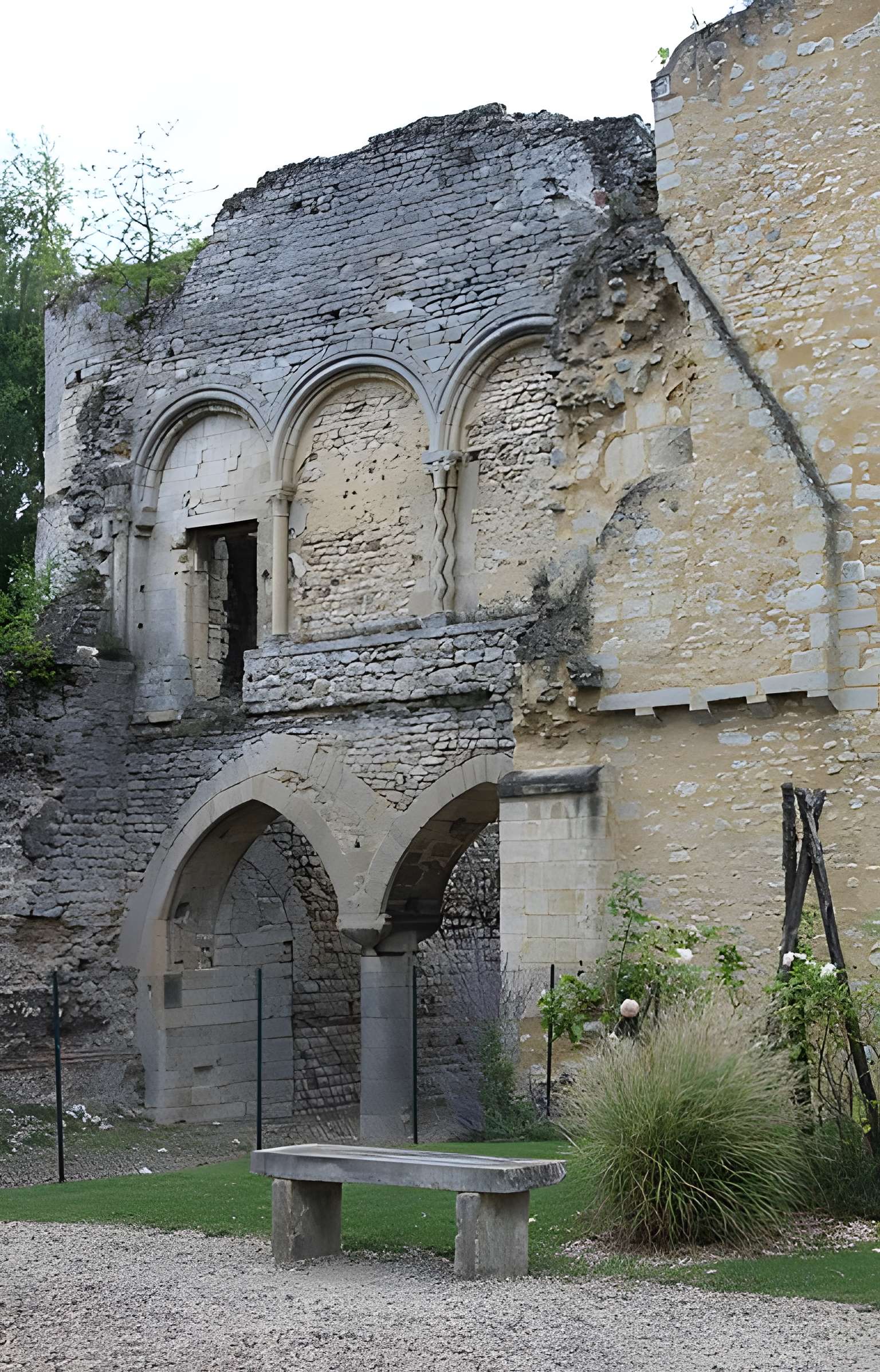 Château royal de Senlis et prieuré Saint-Maurice