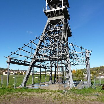 Chevalement du puits de mine de la Découverte