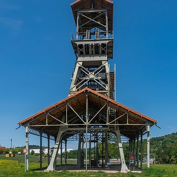 Chevalement du puits de mine de la Découverte