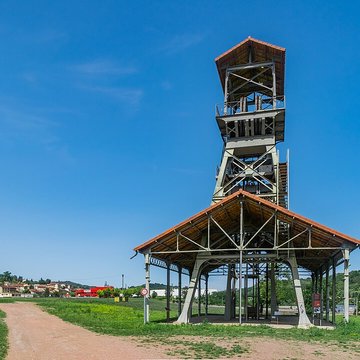 Chevalement du puits de mine de la Découverte