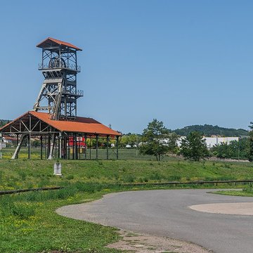 Chevalement du puits de mine de la Découverte