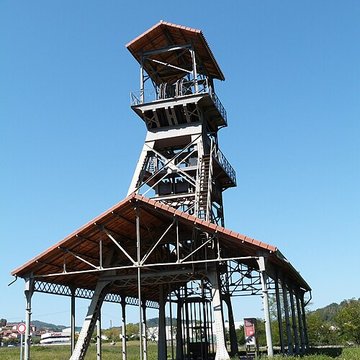 Chevalement du puits de mine de la Découverte