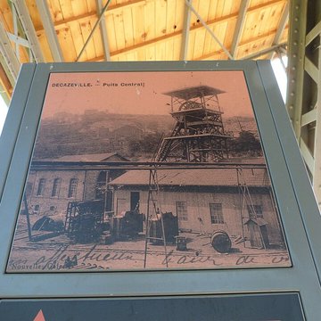 Chevalement du puits de mine de la Découverte