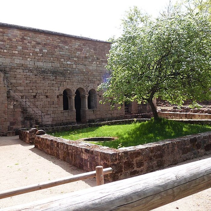 Photo de Ruines de lancien prieuré du Sauvage