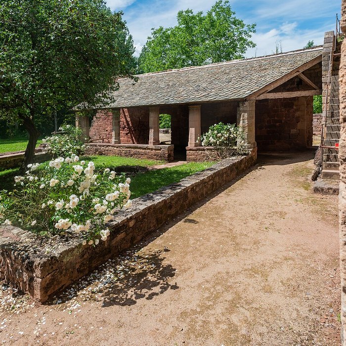 Photo de Ruines de lancien prieuré du Sauvage