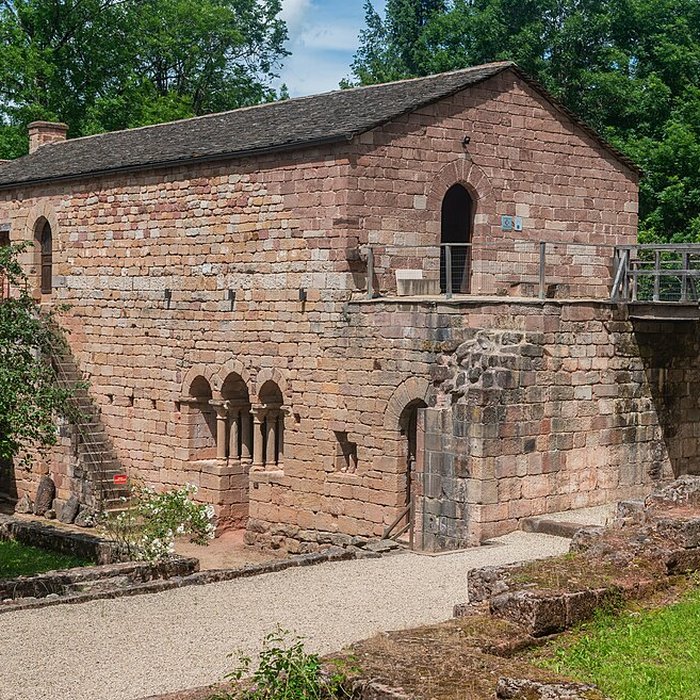 Photo de Ruines de lancien prieuré du Sauvage