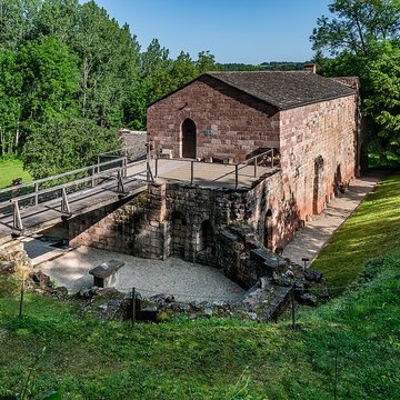 Ruines de lancien prieuré du Sauvage