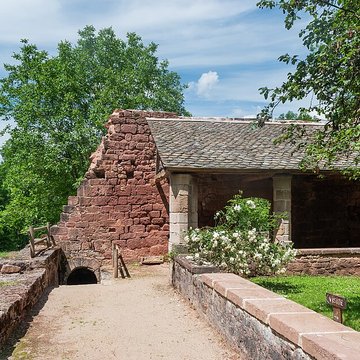 Ruines de lancien prieuré du Sauvage