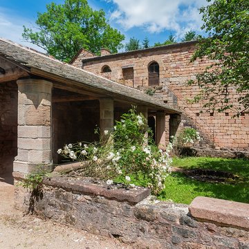 Ruines de lancien prieuré du Sauvage