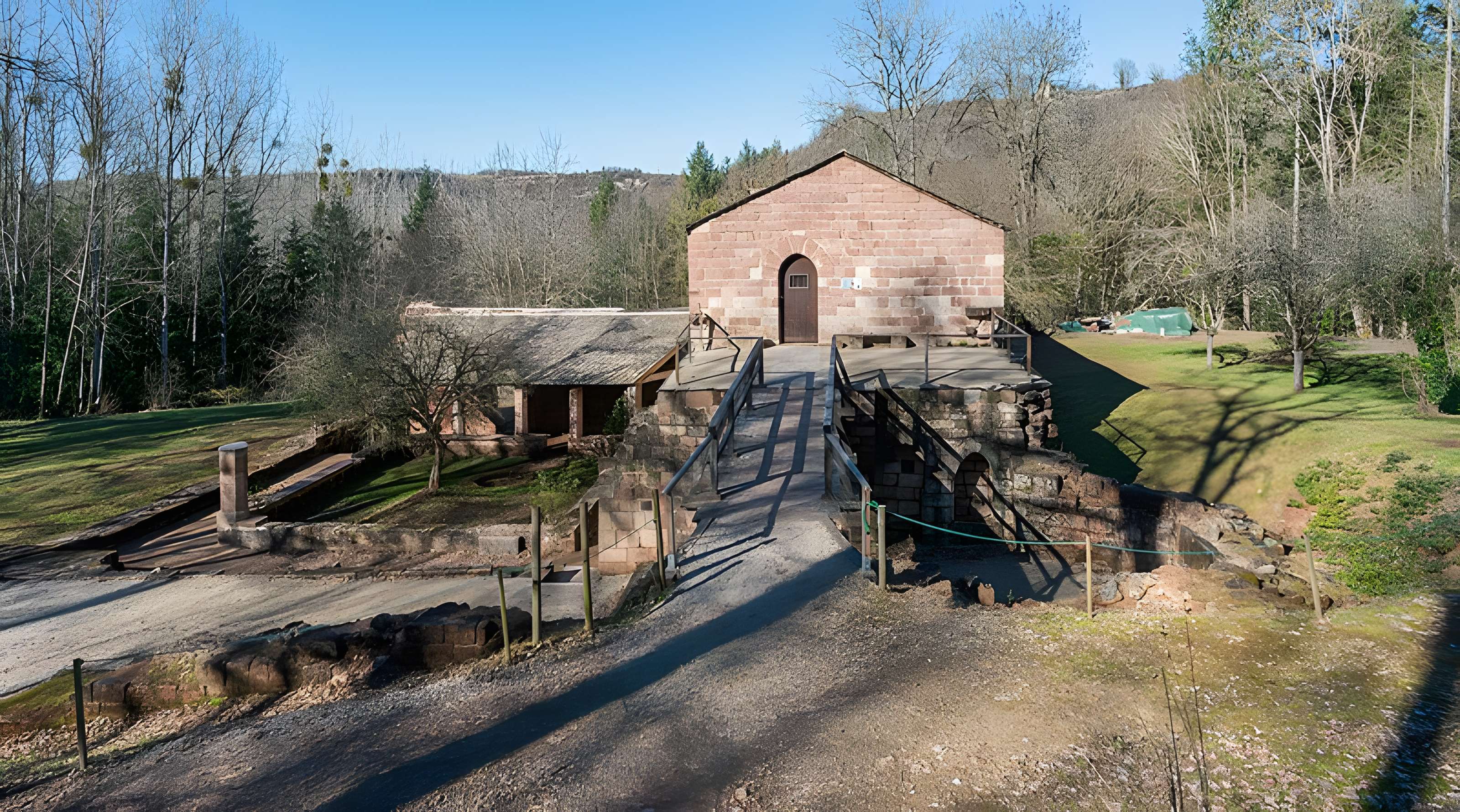 Ruines de l'ancien prieuré du Sauvage