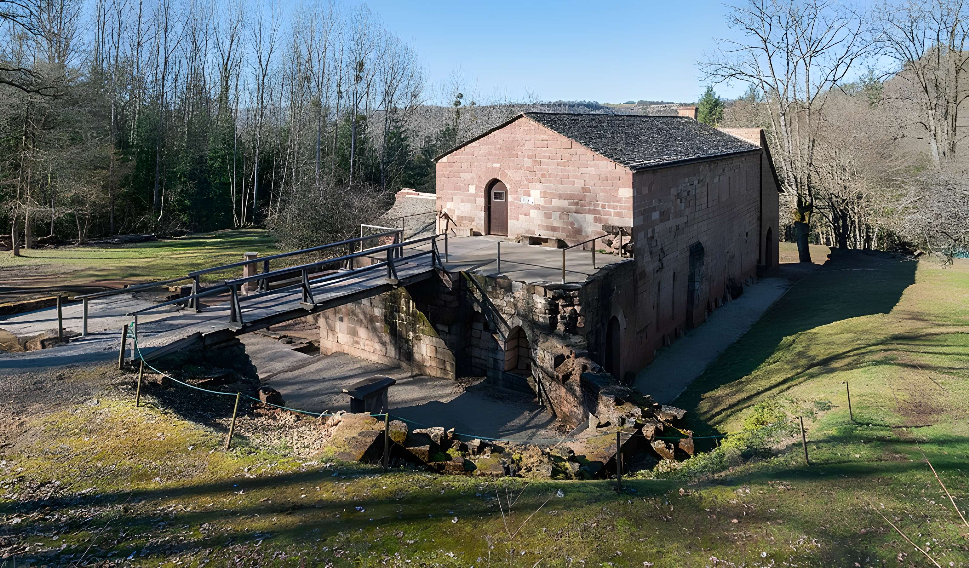 Ruines de l'ancien prieuré du Sauvage