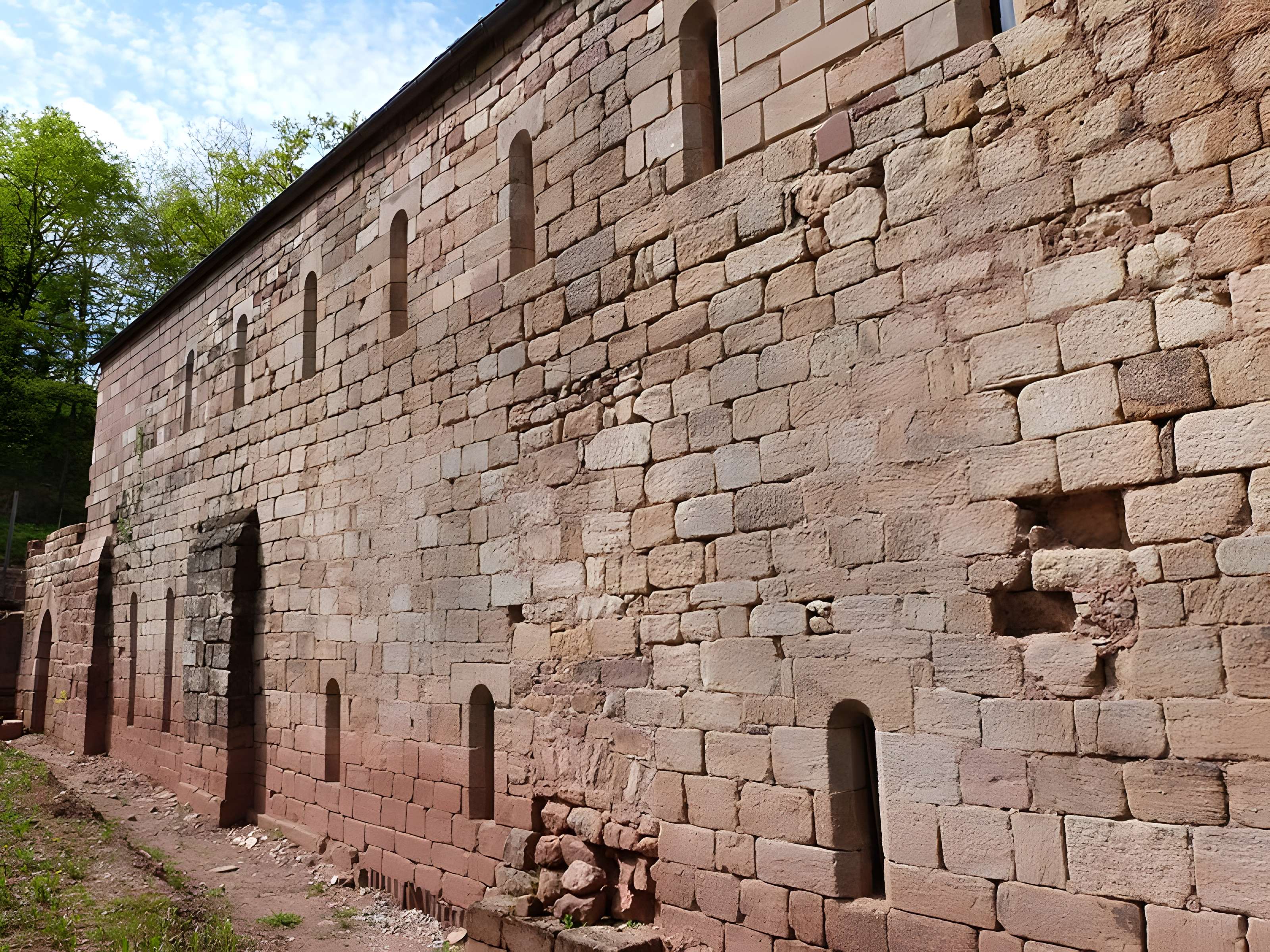 Ruines de l'ancien prieuré du Sauvage